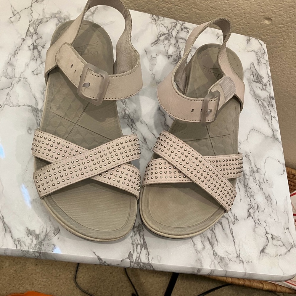 Women's Beige Dansko sandals like new.